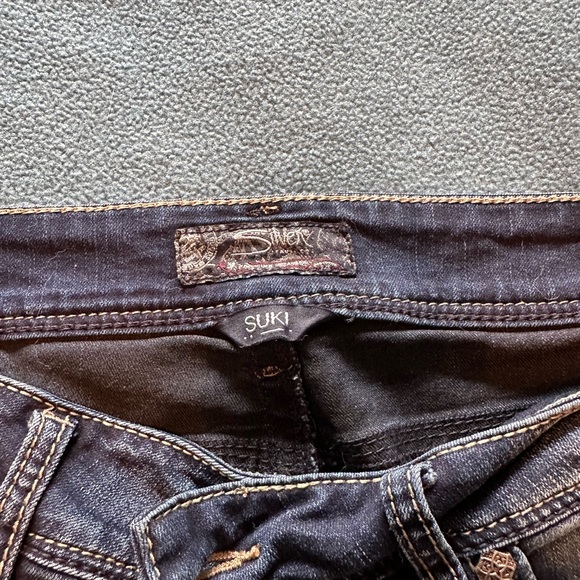 Silver jeans size 18W. Hemmed to 30.5 inch inseam - Picture 4 of 4